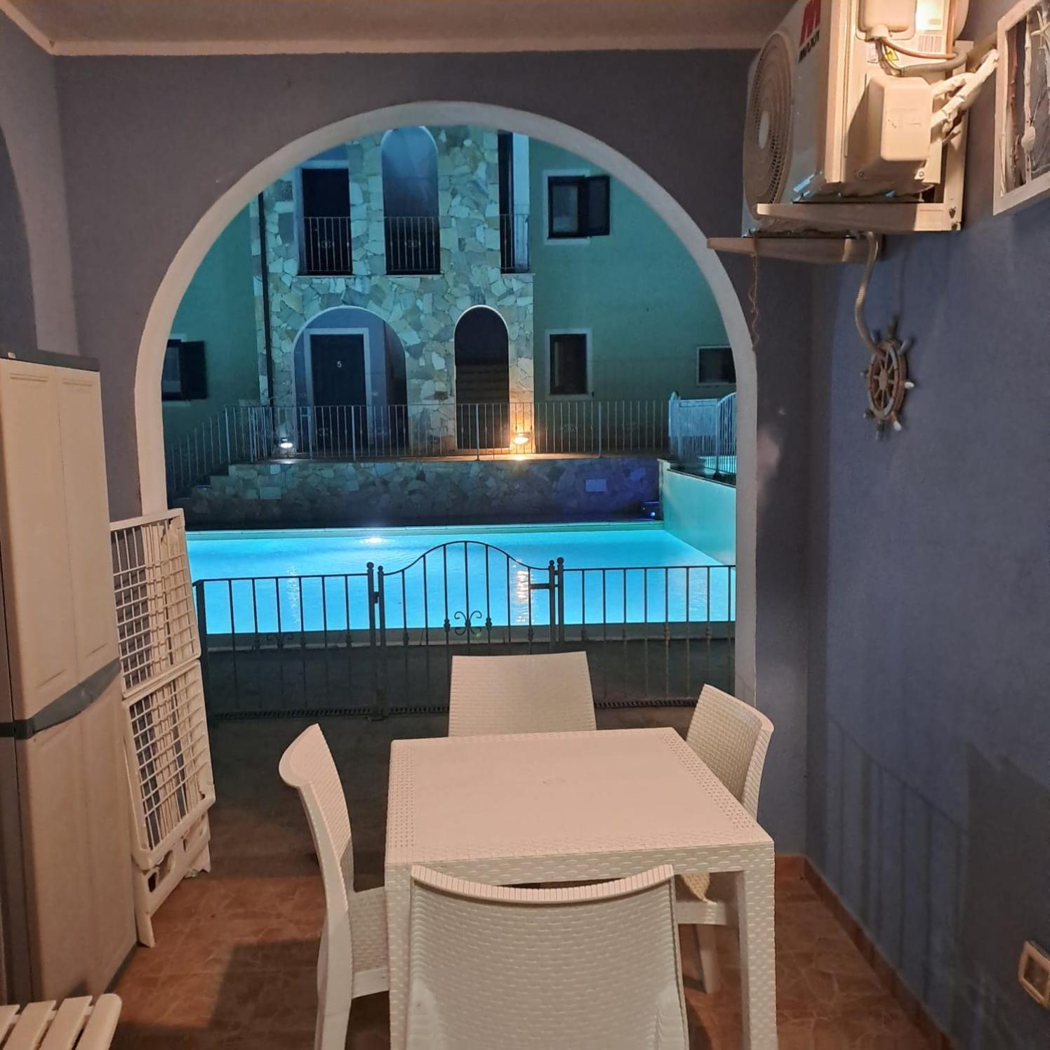 Appartamento Con Piscina Valledoria  Exterior foto
